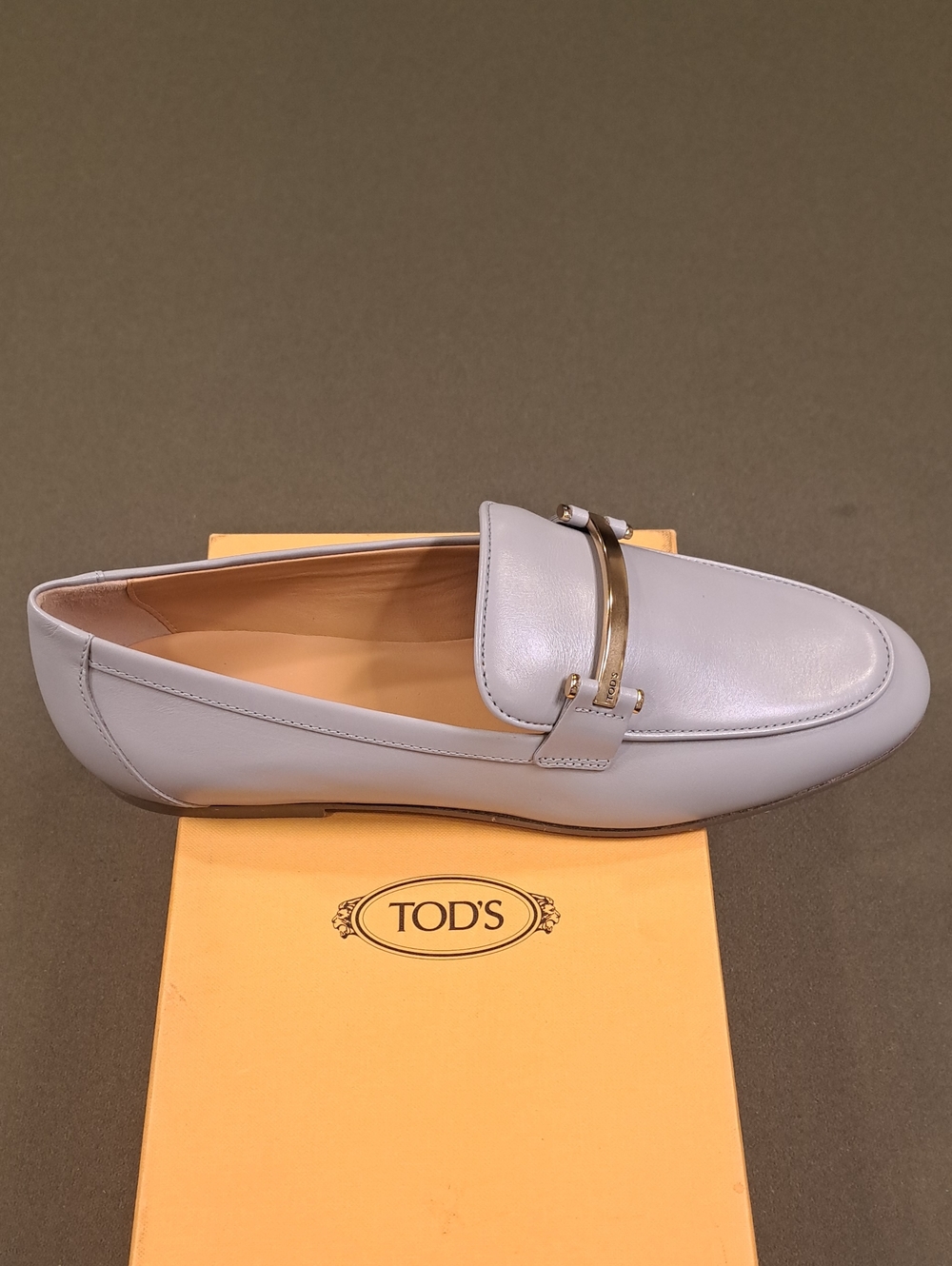 Tod's Cuoio Leg. 79A Barretta AT Loafer - Color: Light Grey - Size: EU 39.5